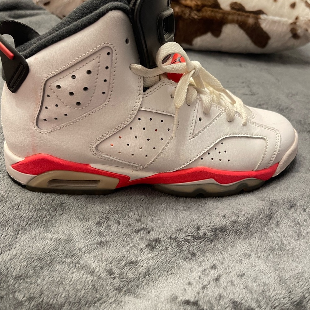 Jordan 6 Retro
Infrared White (2014)